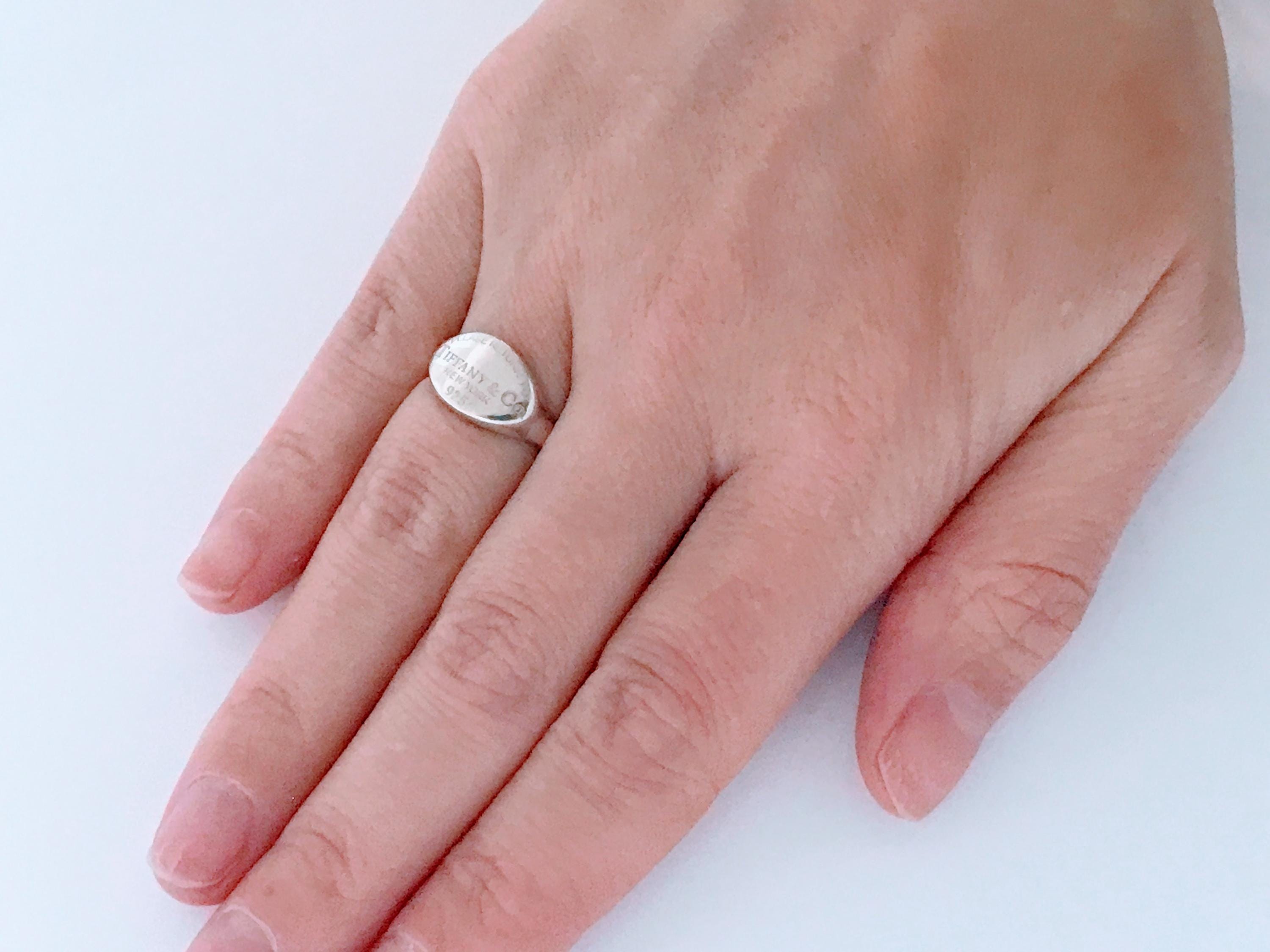 Authentic Tiffany and Co. Return to Tiffany Signet Ring Band