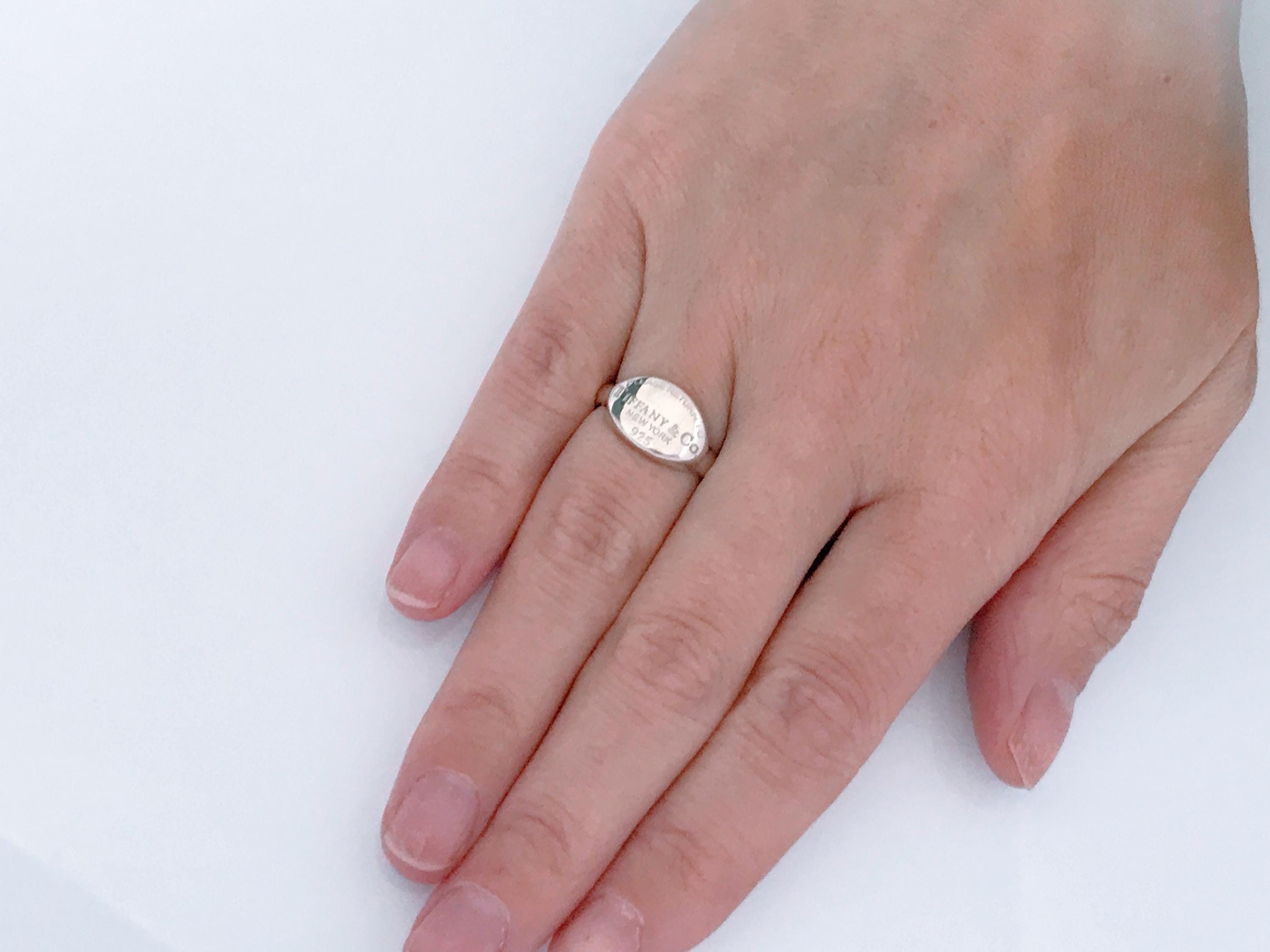 Authentic Tiffany and Co. Return to Tiffany Signet Ring Band