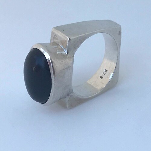 Rare Silpada R0995 shops Sterling Silver Onyx Ring, Vintage Chunky Modernist 925 Silver Black Onyx Ring, Big Heavy Silver Square Ring Oval Stone