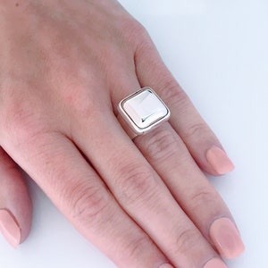 Vintage Modernist Sooth Polished Square Dome Sterling Silver Ring, Chunky Retro Puffed Dome 925 Ring, Thick Sculptural Shiny Domed Ring Cube