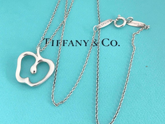 Return to Tiffany® oval tag necklace in sterling silver, 15.5