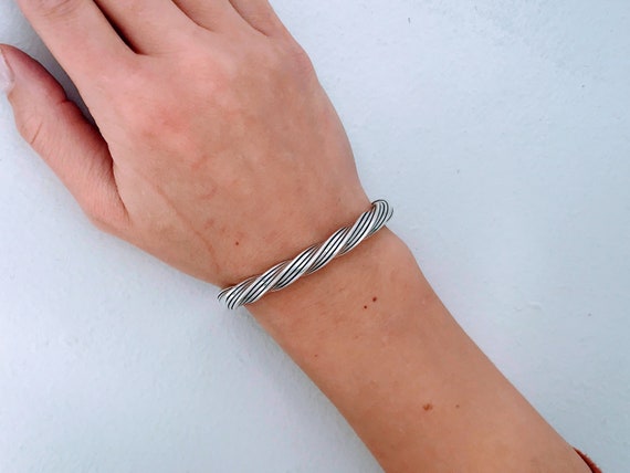 Completely Handmade Twist Coiled Vintage Navajo Turquoise Native American Jewelry Silver Cuff Bracelet Completely Handmade Twist Coiled Vintage Navajo Turquoise Native American Jewelry Silver Cuff Bracelet