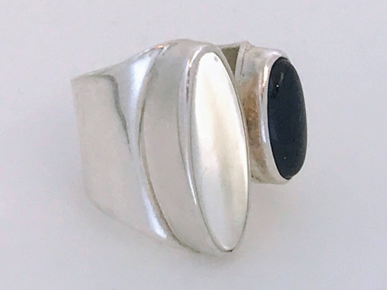 Chunky 925 Silver Onyx MOP Ring Big Silver Split Dome Statement Ring Mexico Modernist Sterling Silver Onyx Mother Of Pearl Ring Band