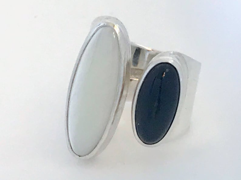 Chunky 925 Silver Onyx MOP Ring Big Silver Split Dome Statement Ring Mexico Modernist Sterling Silver Onyx Mother Of Pearl Ring Band