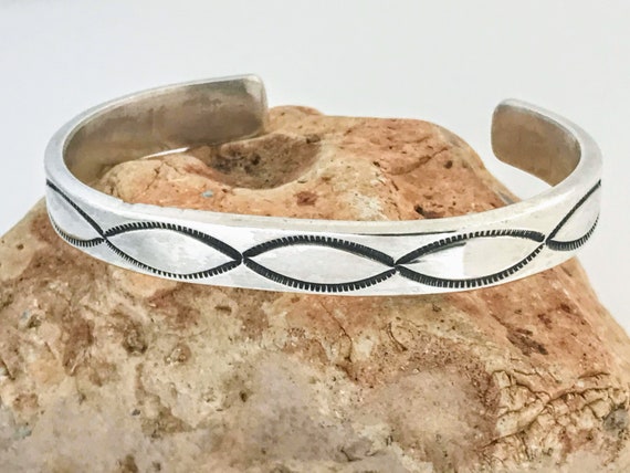 Precise Elevated Detail Native American Navajo Sterling Silver Zig Zag Wide Bracelet Precise Elevated Detail Native American Navajo Sterling Silver Zig Zag Wide Bracelet