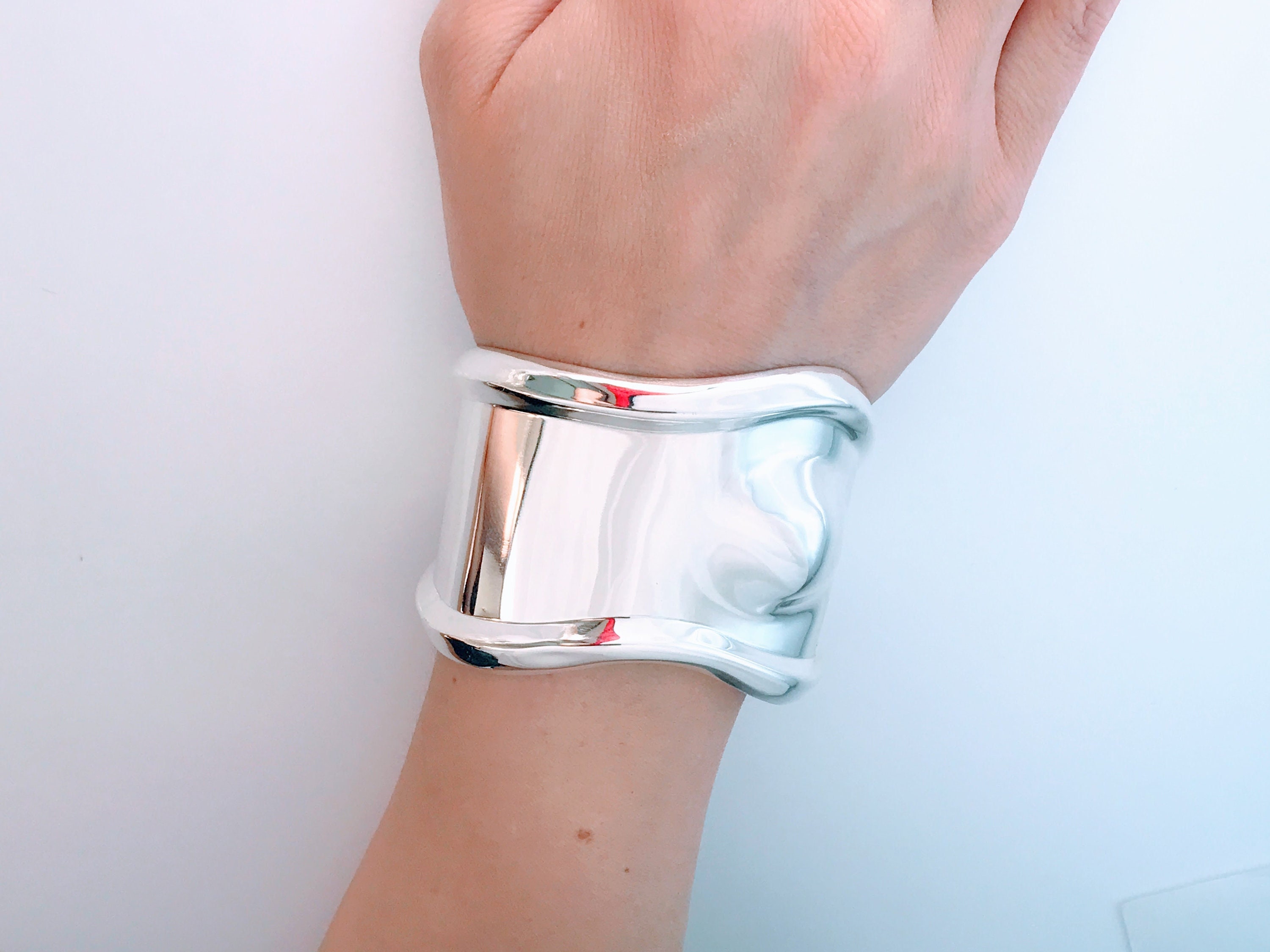 Vintage Mexico Modernist Wrist Bone Sterling Silver Cuff Vintage Mexico Modernist Wrist Bone Sterling Silver Cuff