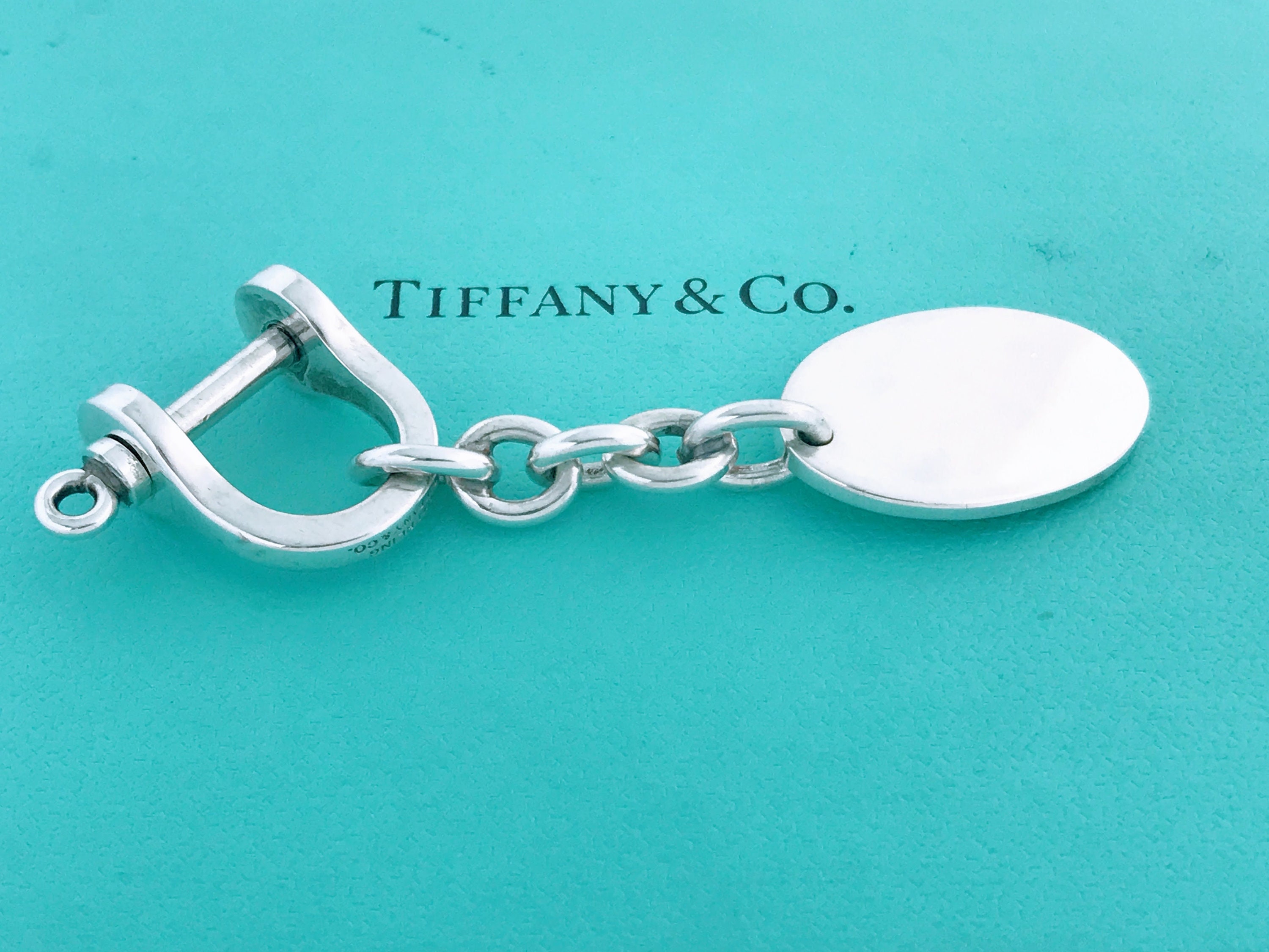 Vintage Tiffany & Co Sterling Silver Shackle Oval Key Ring Vintage Tiffany & Co Sterling Silver Shackle Oval Key Ring