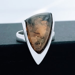 Vintage 925 Sterling Silver Amber Ring ATI Poland, Mid Century Modern Atomic Style Ring, MCM Mod Triangular Dome Stone Ring Band, Modernist