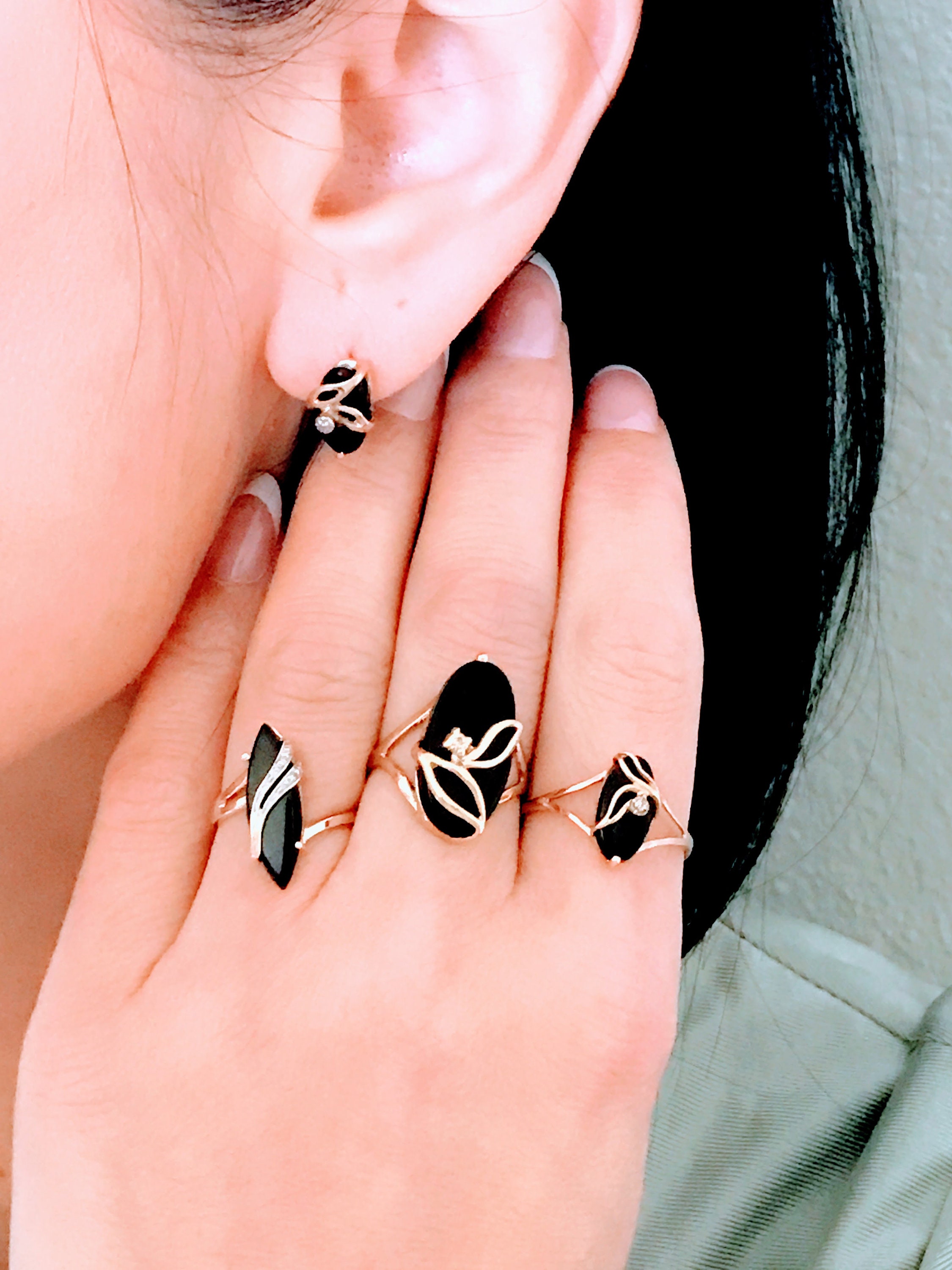 Vintage 10K Yellow Gold Black Onyx Diamond Ring, VTG Art Vintage 10K Yellow Gold Black Onyx Diamond Ring, VTG Art