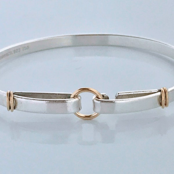 Tiffany & Co. Sterling Silver 18K Gold Hook Eye Bangle Bracelet, Rare Authentic Tiffany 925 Silver 750 Gold Double Loop Hinged Cuff Modern