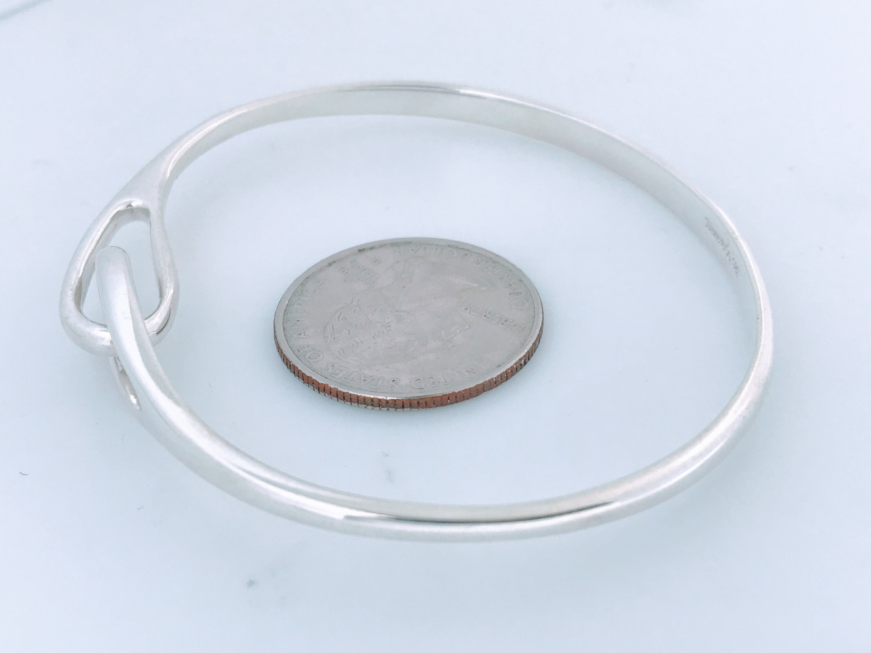 Tiffany & Co Infinity Interlocking Love Loop Bangle Bracelet