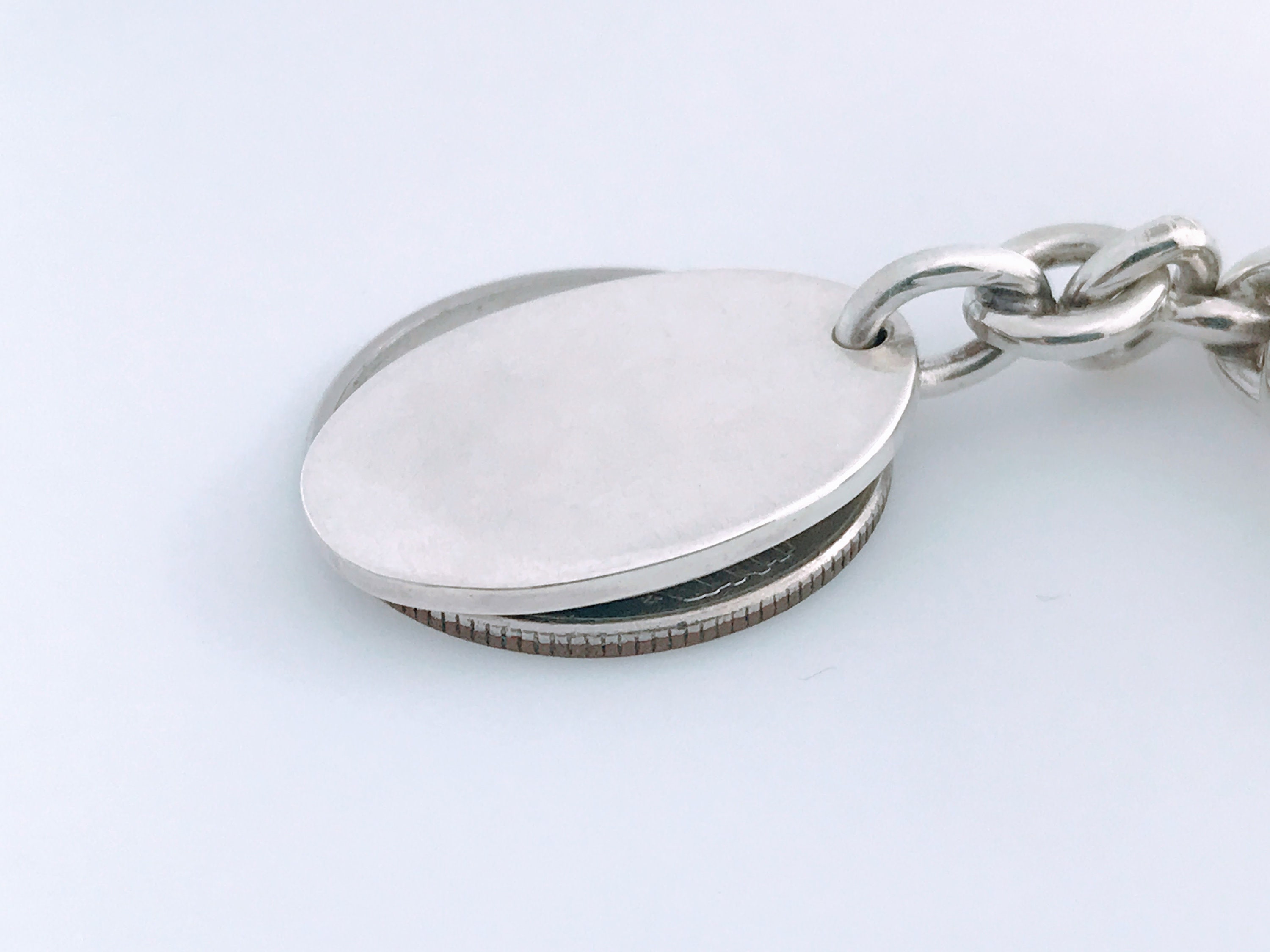 Vintage Tiffany & Co Sterling Silver Shackle Oval Key Ring Vintage Tiffany & Co Sterling Silver Shackle Oval Key Ring