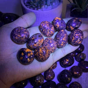 Yooperlite Tumble Stone, Natural UV Fluorescent Sodalite Polished Tumbles, Large Palm Pocket Size Emberlite Glowing Fire Rock Stone Crystal image 5