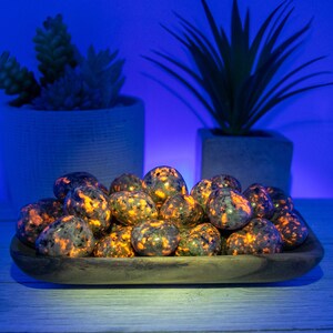 Yooperlite Tumble Stone, Natural UV Fluorescent Sodalite Polished Tumbles, Large Palm Pocket Size Emberlite Glowing Fire Rock Stone Crystal image 3