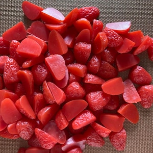 Fake Mini Strawberry Pieces, Realistic Strawberry Pieces, Fake Mini Strawberries, Fake Fruit, Fake Mini Strawberry Slices, Mini Strawberries