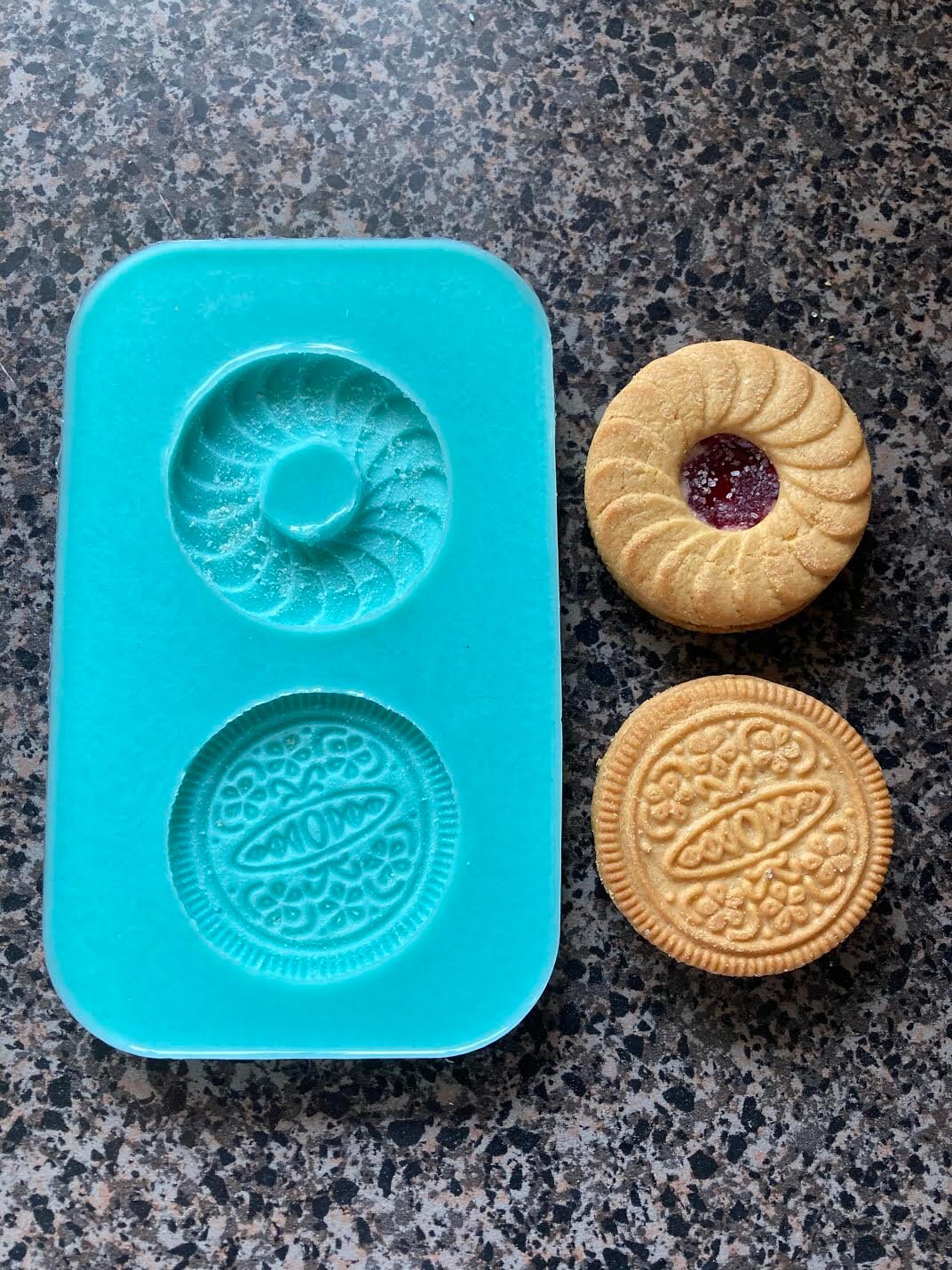 Blank Oreo Cookie mold AO241