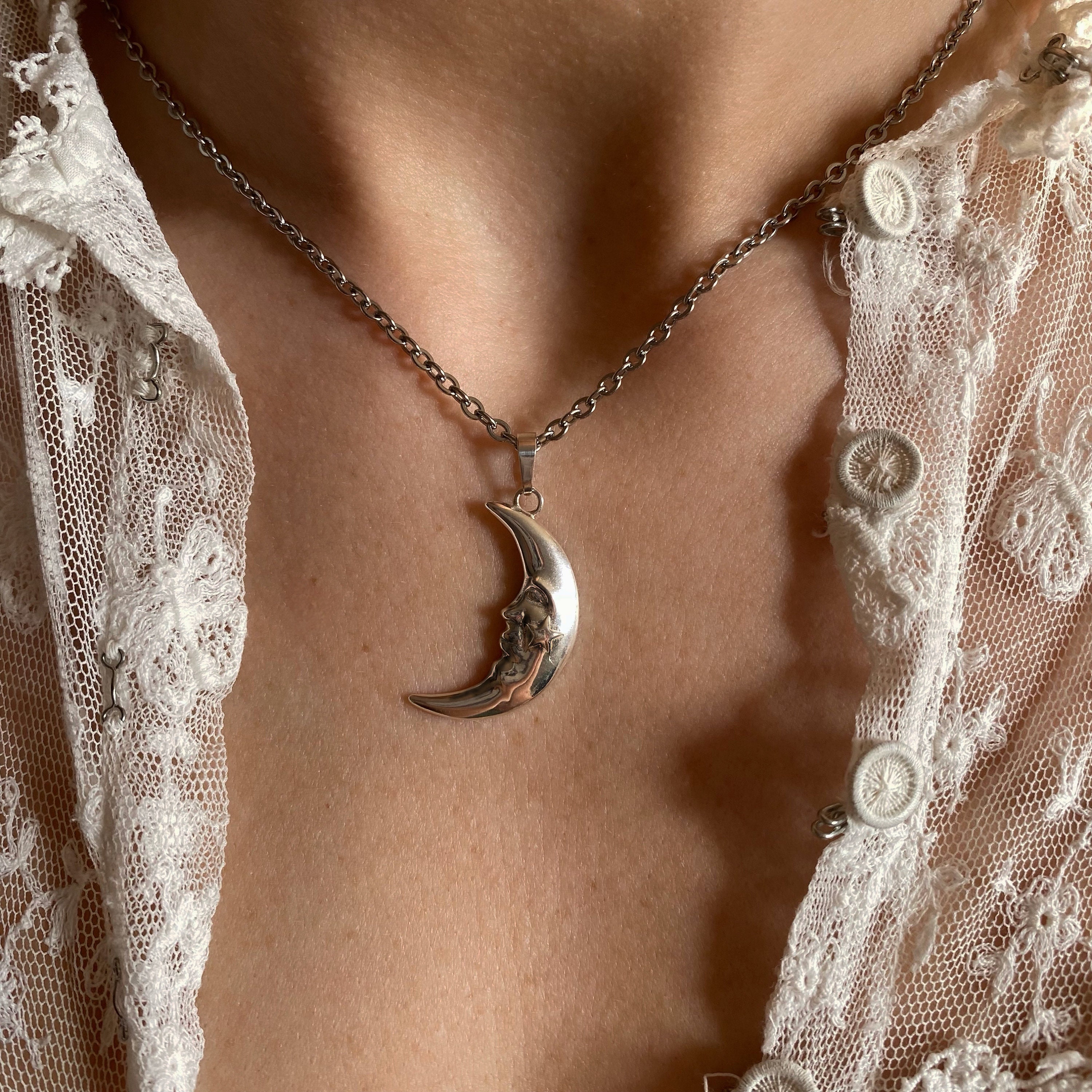SAINT LAURENT★素敵！CRESCENT MOON Pendant Necklace SAINT LAURENT☆素敵！CRESCENT MOON Pendant Necklace (Saint