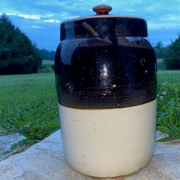 Glazed Stoneware Dual-Tone Vintage Crock with Lid