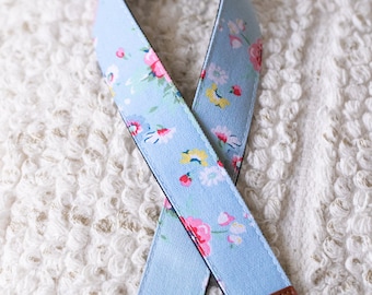 Fun Blue Floral Pattern Chic Cotton Vegan Leather Camera Strap Blue/Pink