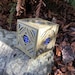 Inhaber von <a href='https://www.etsy.com/de/shop/DCHolocrons?ref=l2-about-shopname&from_page=listing' class='wt-text-link'>DCHolocrons</a>