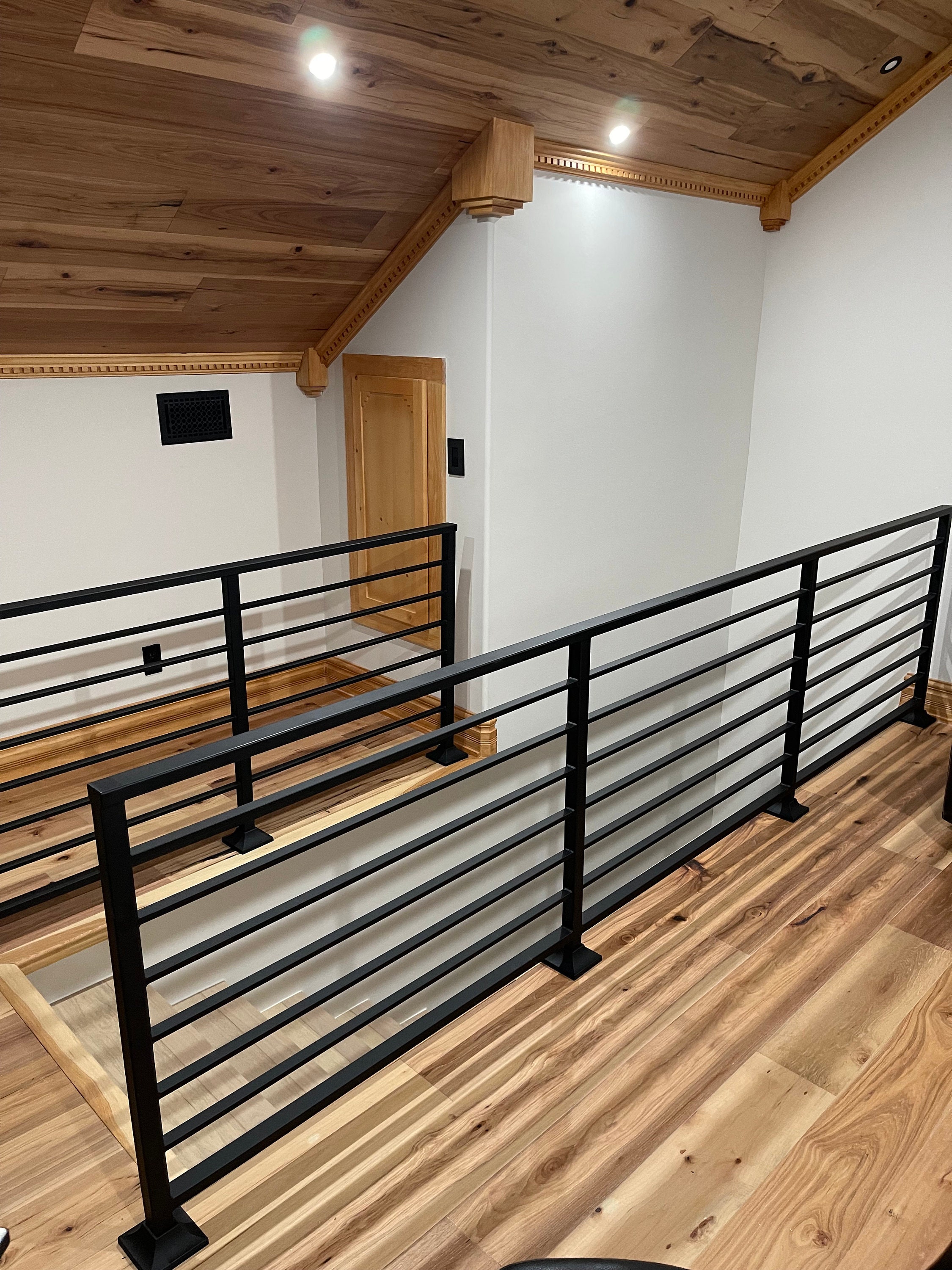 Modern Horizontal Metal Railing Guardrail Landing Loft 