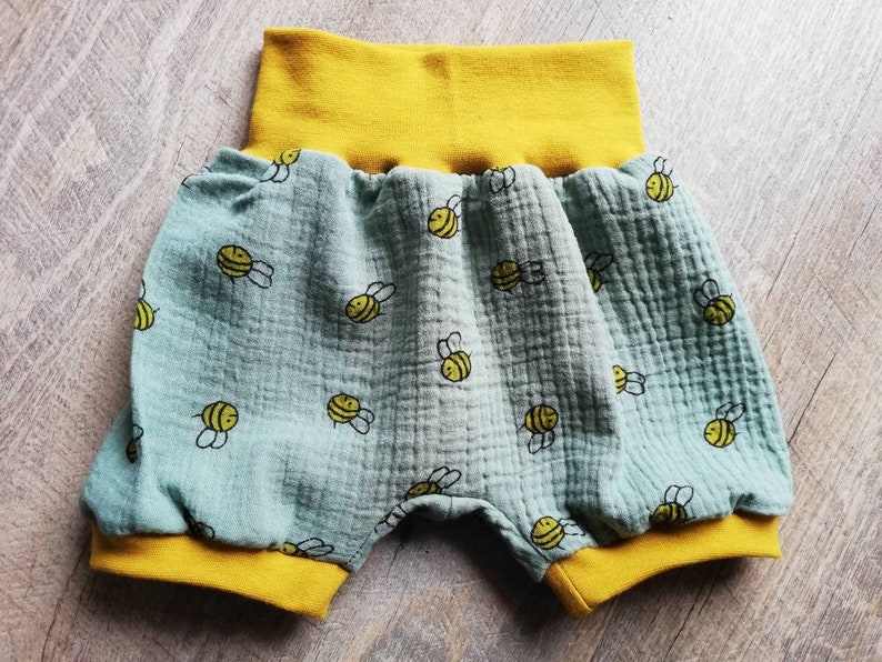 handmade muslin NEW green with bees short pants various sizes