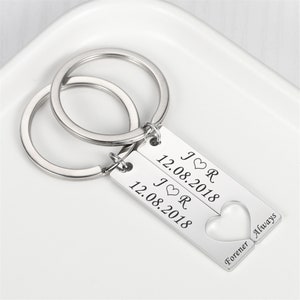 Engraved Keychain Personalized Gift for Mom,Valentine's Day Keychain