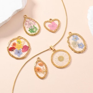 Personalized Real Pressed Flower Necklace,Dried Flower Resin Pendant,Botanical Jewelry, Forget Me Not, Gift for her,Mother&#39;s Day Gifts