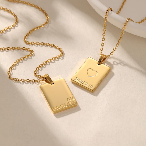 Collier avec pendentif prénom gravé, pendentif étiquette initiale