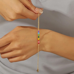 Benutzerdefinierte Emaille Name Armbänder für Frauen, personalisierte bunte Bubble Letters Name Anhänger, Emaille Brief Armband für sie, Weihnachtsgeschenke