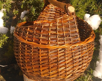 Lucia Carrying Basket with driftwood handle