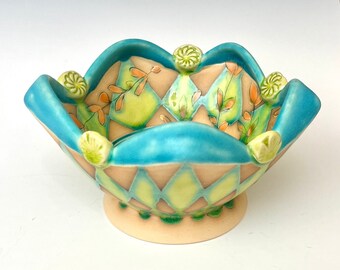 6.5" Soup/salad bowl with orange trailing leaves