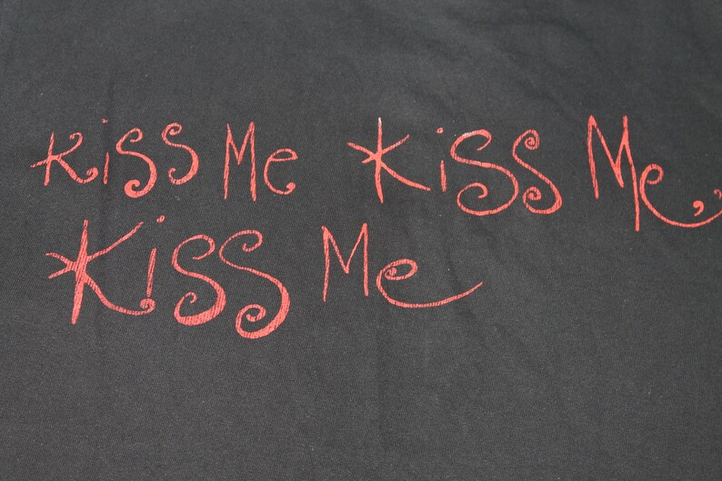 Kiss Me shirt English post-punk band shirt New wave Men/'s size M The Cure shirt Kiss Me Kiss Me