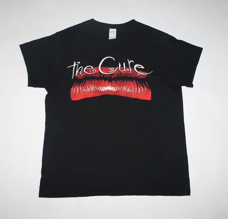 Kiss Me shirt English post-punk band shirt New wave Men/'s size M The Cure shirt Kiss Me Kiss Me