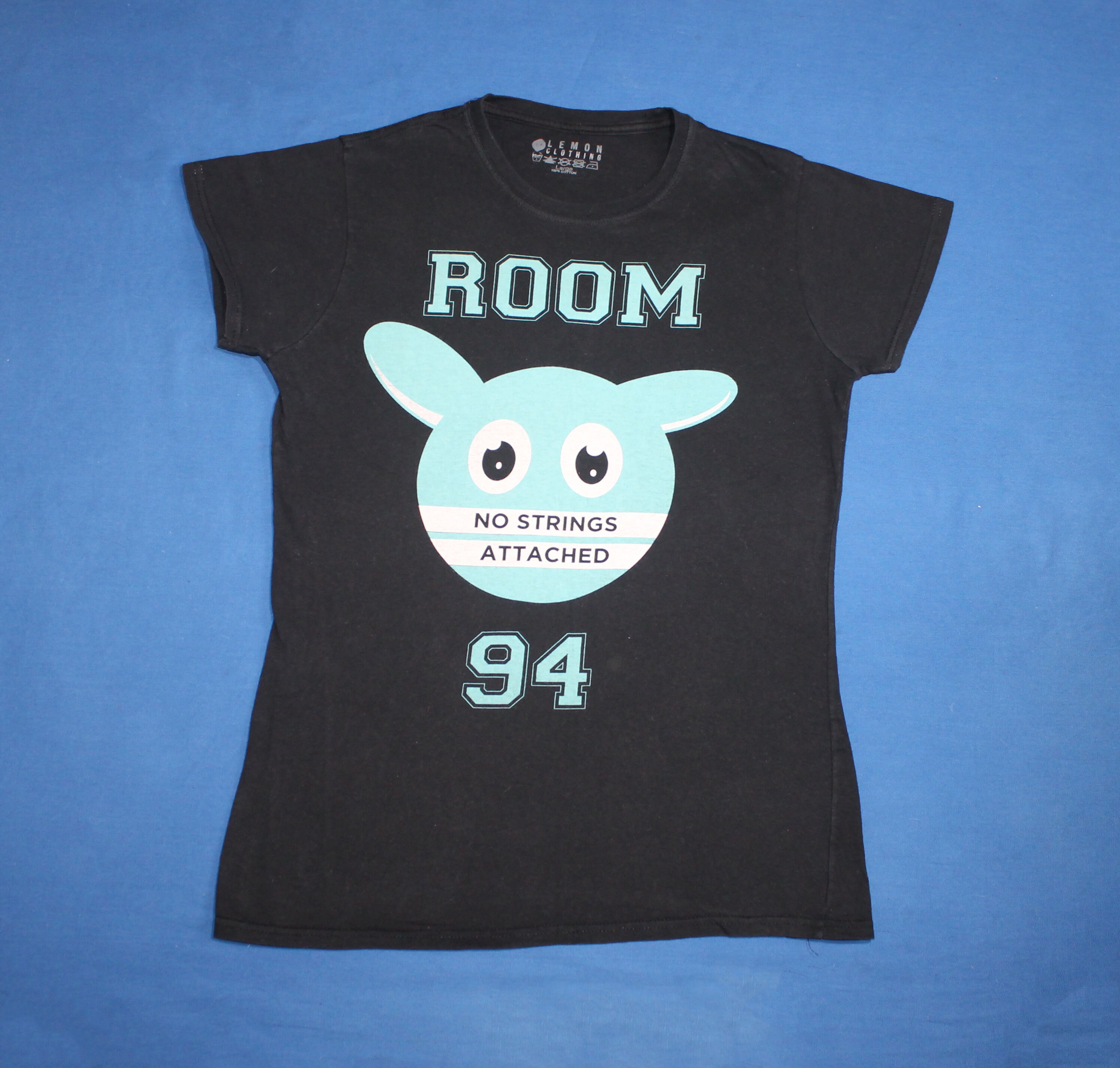 ROOM 94 shirt No Strings Attached shirt English pop punk band shirt Emo shirt Ladies shirt size L
