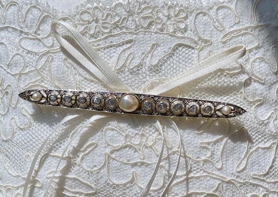 Edwardian pink saphiret crystal and pearl bar brooch.