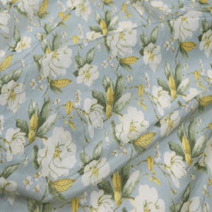 Meterware,Floral Print Seide Baumwollmischung Blau Stoff ， Breite 139 cm， Bekleidungsstoff