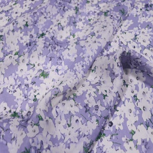 Tessuto in chiffon di seta 100% con stampa floreale, larghezza 55 pollici, tagliato a misura/metro, tessuto in chiffon di seta viola