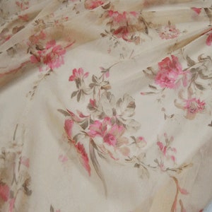 Tessuto in chiffon di seta al 100% con stampa floreale, larghezza 54 pollici, tagliato su misura/metro, tessuto per abbigliamento in seta di gelso per camicie, gonne, abiti