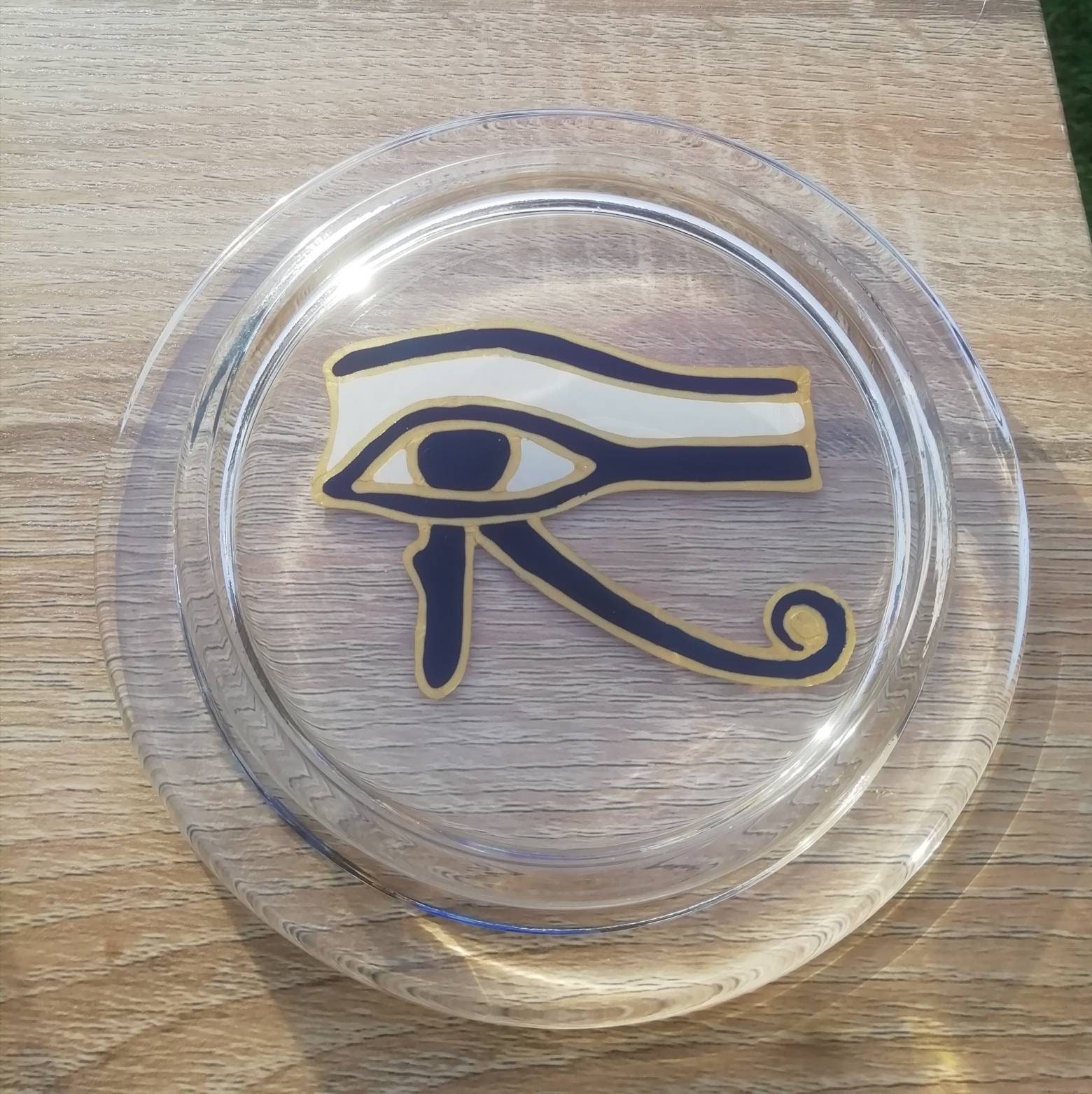 Sous Verre -Support Rond en Motif Oeil d'horus 10cm de Diamètre Interieur Ideal Pour Poser Le Sachet