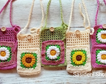 Gehaakte oma vierkante crossbody telefoontas, bloemenapplicatie