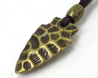 Collana in pelle da uomo e donna, collana con punta di freccia, collana regolabile da uomo, collana da surfista, ciondolo con punta di freccia in bronzo, collana tribale