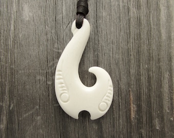 Collana con ciondolo in osso intagliato Maori, collana con ciondolo in pelle da uomo e donna, collana regolabile, collana da surfista, collana tribale, ciondolo Hei Matau