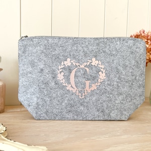 Personalised Initial Make-Up Bag, Cosmetic Bag for Friend, Mum, Birthday, Christmas Present, Bridesmaid Gift, Hen Do, Lots of Colours