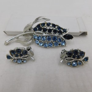 Lisner Signed Brooch and Clip on Earrings