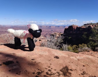 Pequeña oveja amigurumi