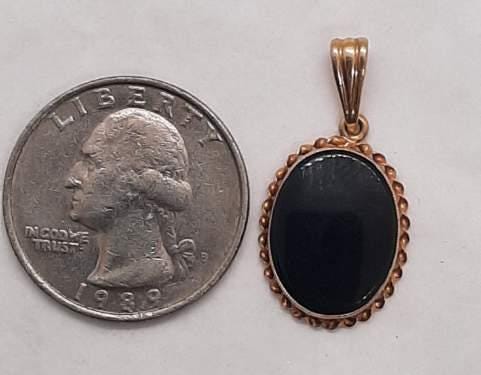ブレスレット LESS IS MORE oval onyx necklace Onyx Oval Gemstone Gold Chain Necklace | LUIS MORAIS