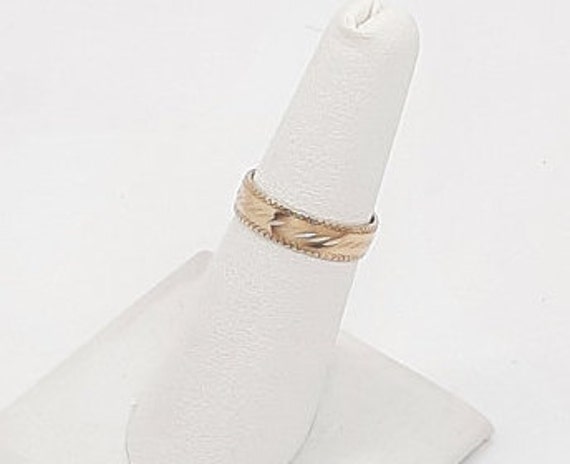 10K Yellow Gold Etched Ring Wedding Band - image 2