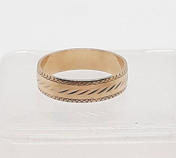 10K Yellow Gold Etched Ring Wedding Band - image 1