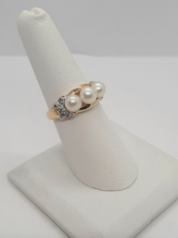 10K Gold Pearl Diamond Ring